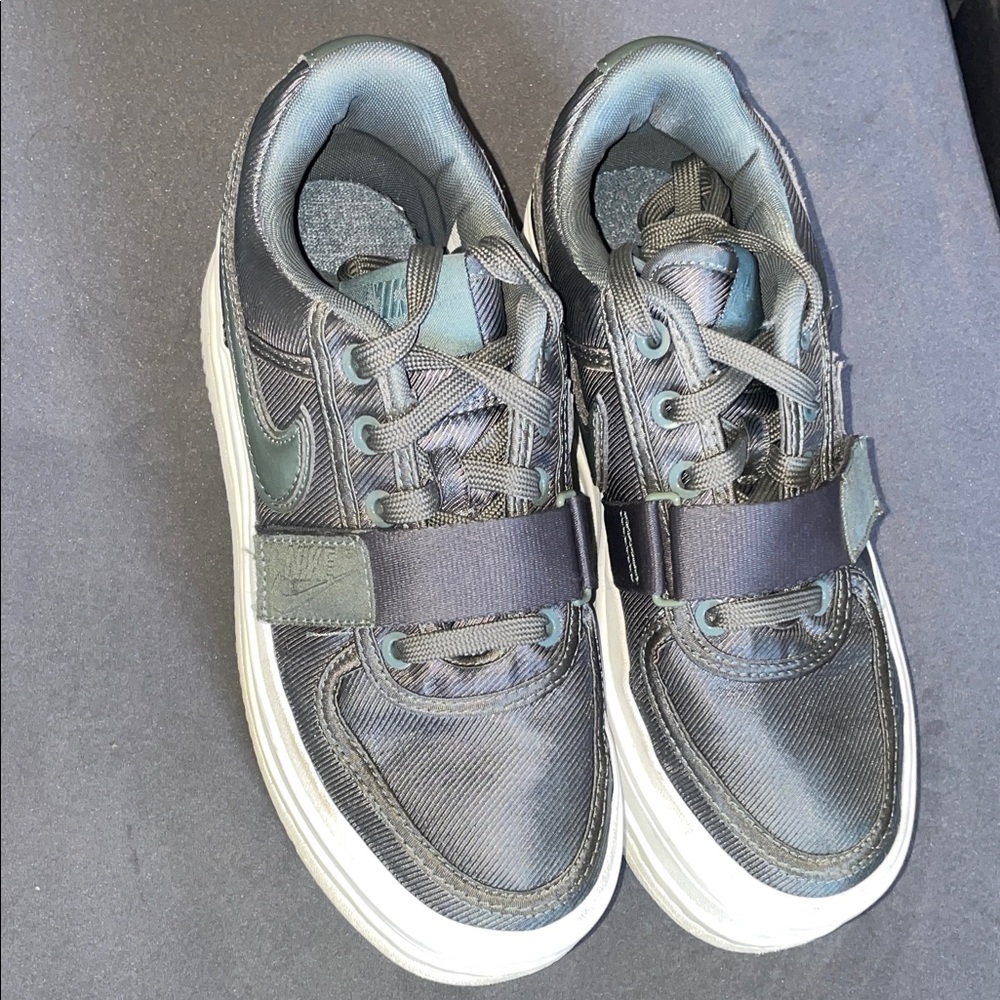 Nike Gray Sneakers - Picture 6 of 6